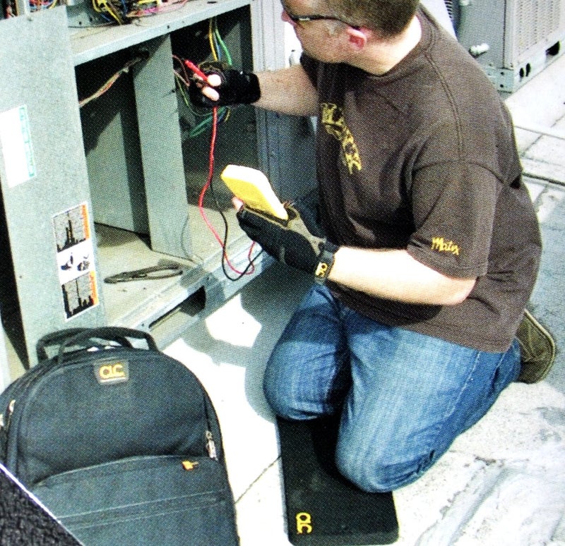 Custom Leathercraft CLC Custom Leathercraft 301 Small Kneeling Pad, 8 x 18-in. , Black - Image 1